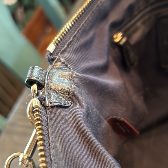 Coach Bag with Handles and Cross Body/Shoulder Strap. Silver Hardware - Picture 11 of 13